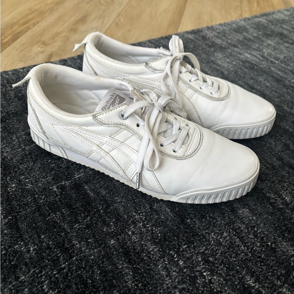 Onitsuka Tiger White Sneakers Minimalist Design